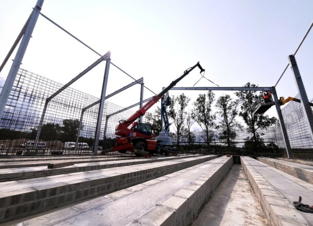 montaż konstrukcji metalowej 2 - Budowa w Kuśnierzu